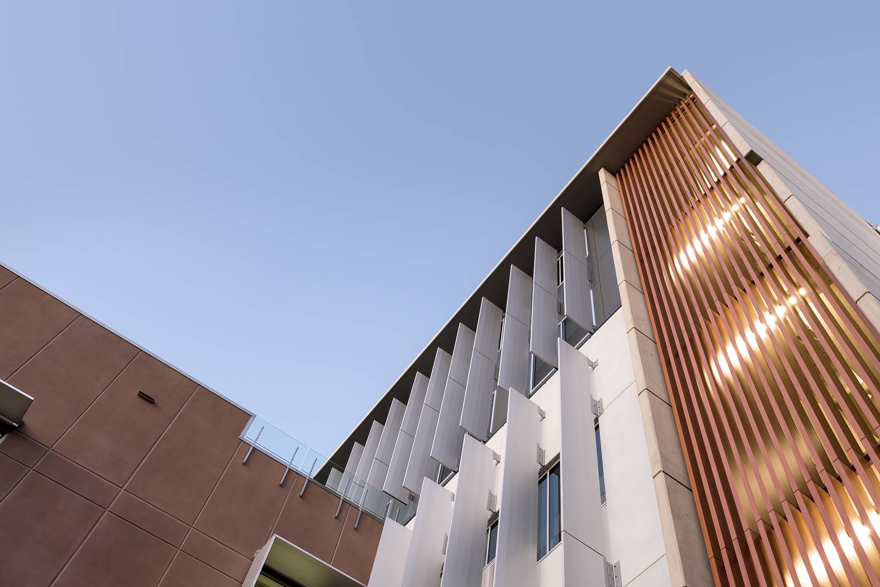 LouvreClad_GoldCoastPrivateHospital_QLD_LowRes_014.jpg