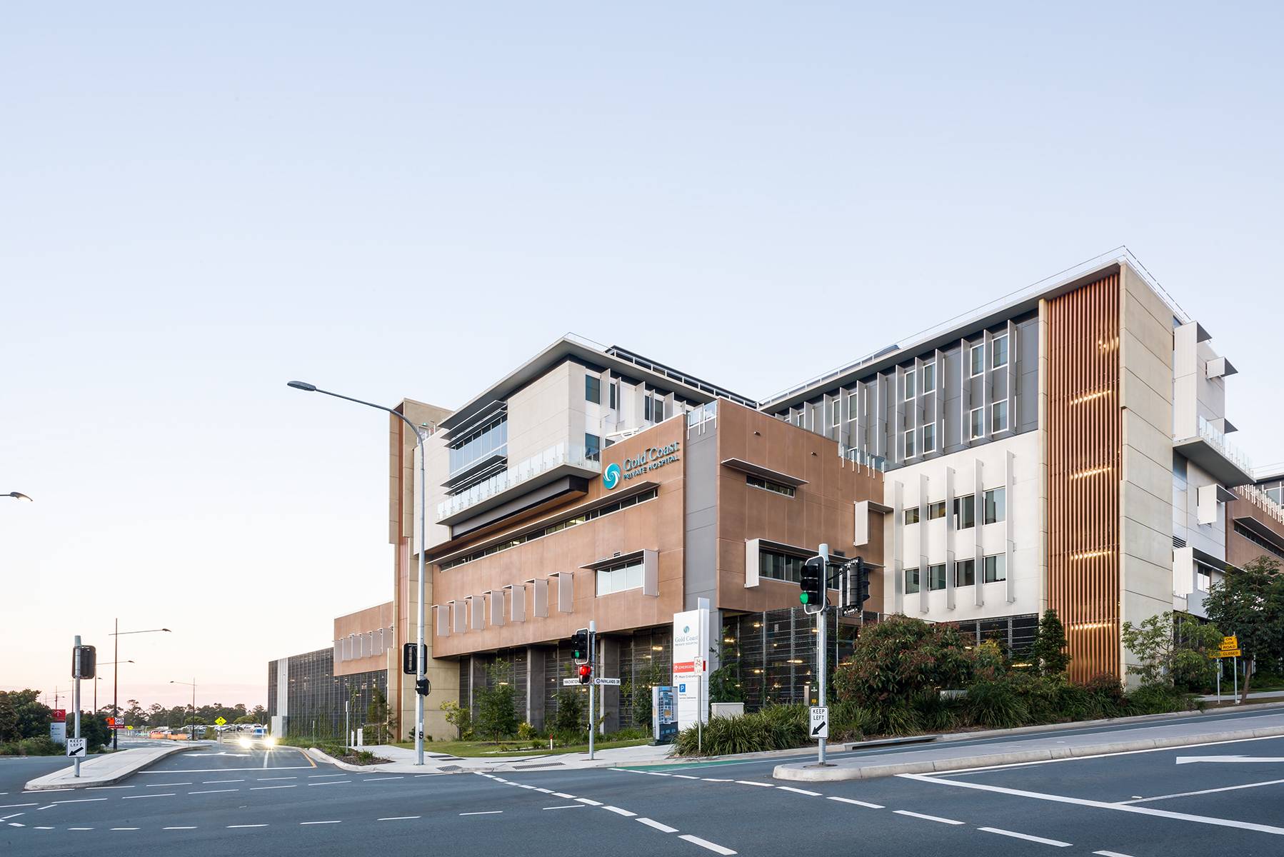 LouvreClad_GoldCoastPrivateHospital_QLD_LowRes_010.jpg